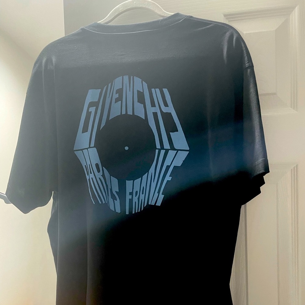 Givenchy T shirt - Picture 3 of 3